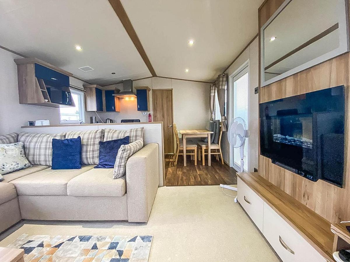 Lovely 6 Berth Caravan With Decking And Wifi In Kent, Ref 47017C Otel Whitstable Dış mekan fotoğraf