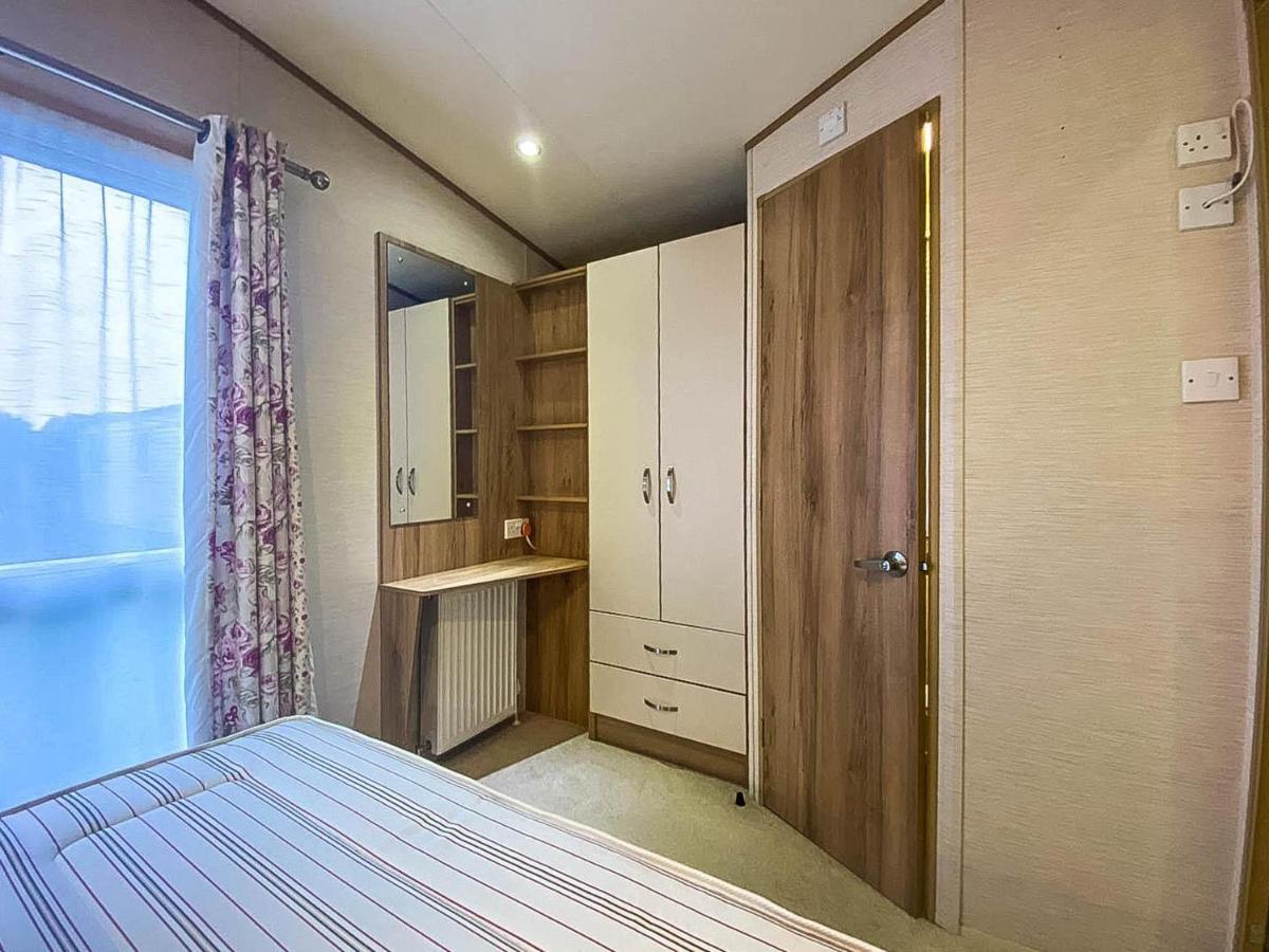 Lovely 6 Berth Caravan With Decking And Wifi In Kent, Ref 47017C Otel Whitstable Dış mekan fotoğraf